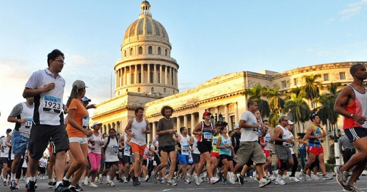 Some 600 American runners participate today in the Havana Marathon