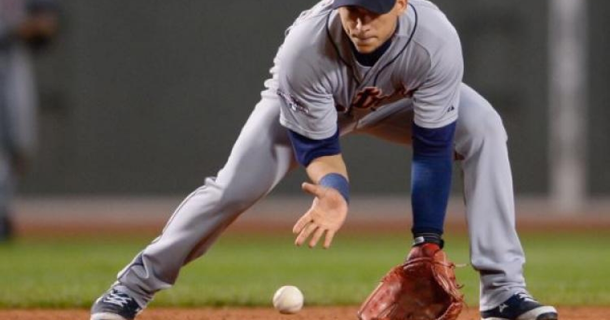 Tigers' Jose Iglesias has stress fractures in both legs - The Boston Globe